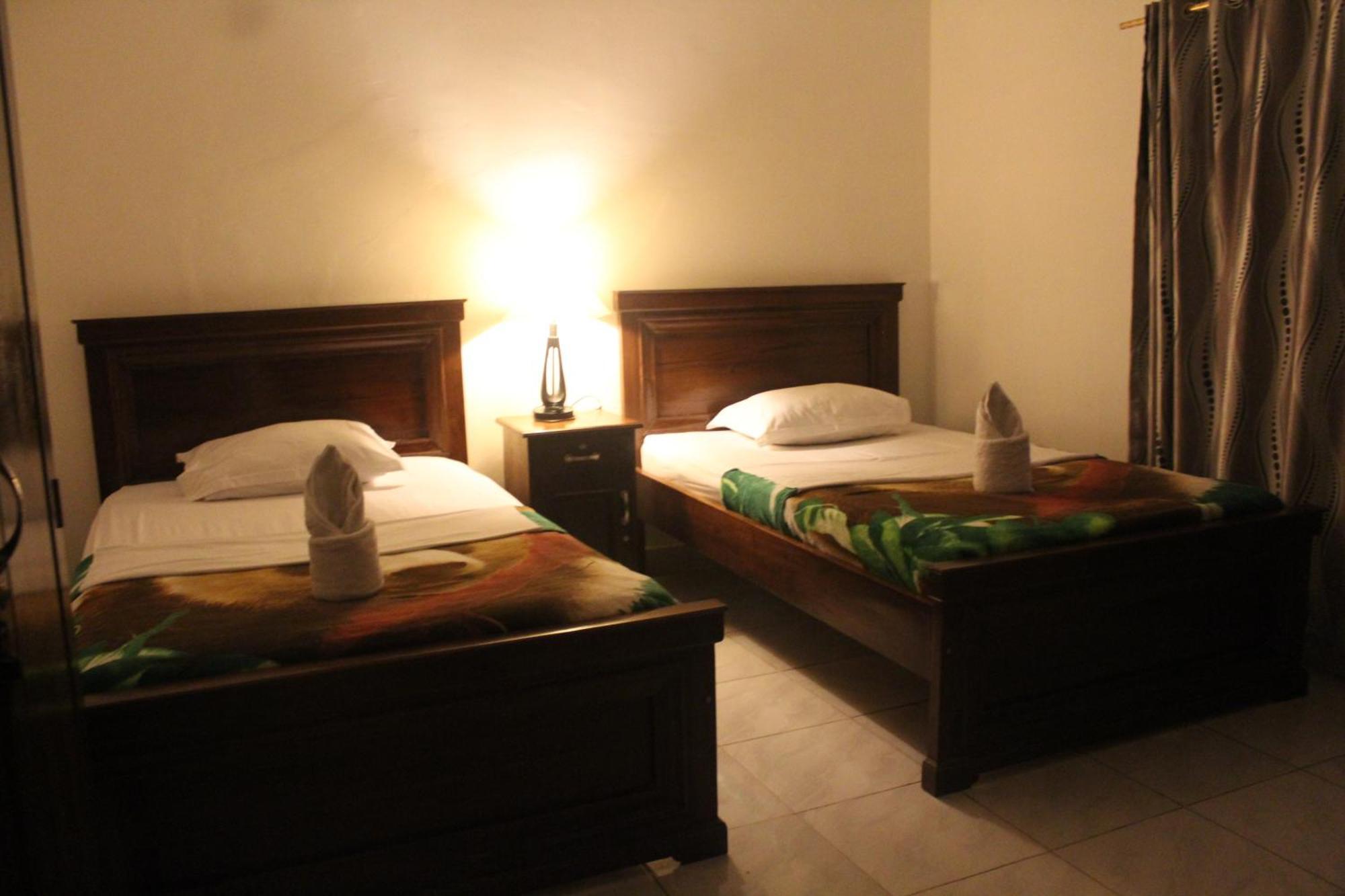 Hotel Green Prundi Labuan Bajo Exterior photo