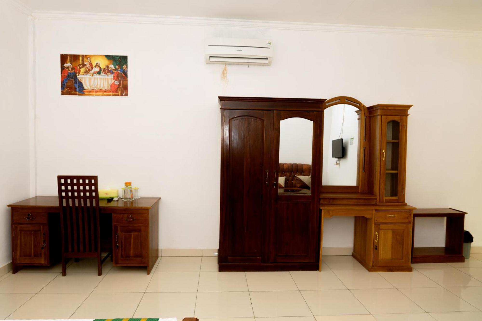 Hotel Green Prundi Labuan Bajo Exterior photo