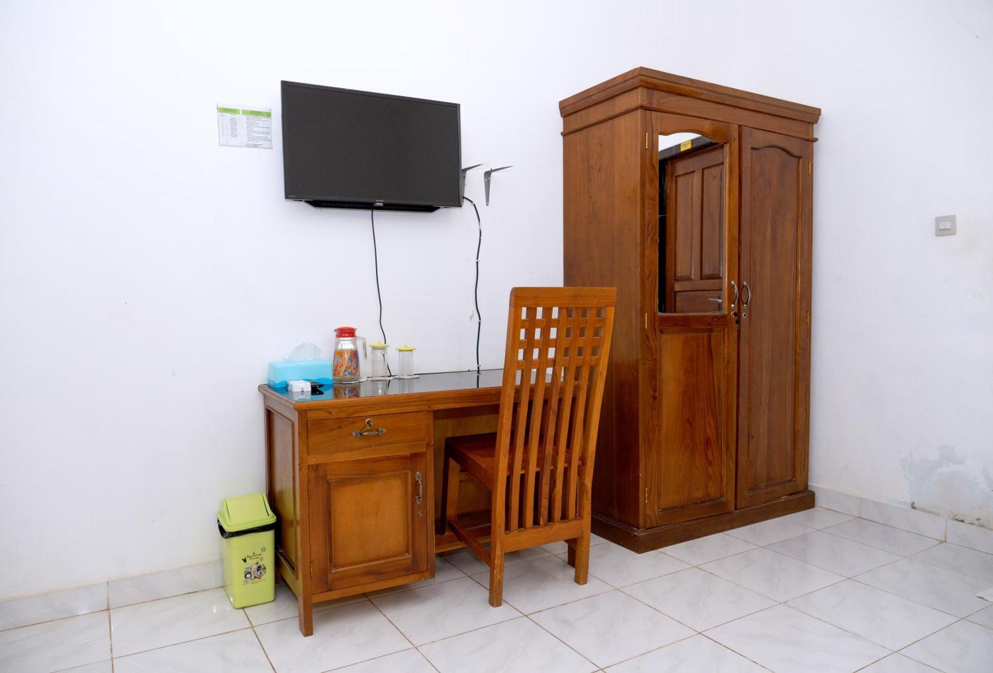 Hotel Green Prundi Labuan Bajo Exterior photo