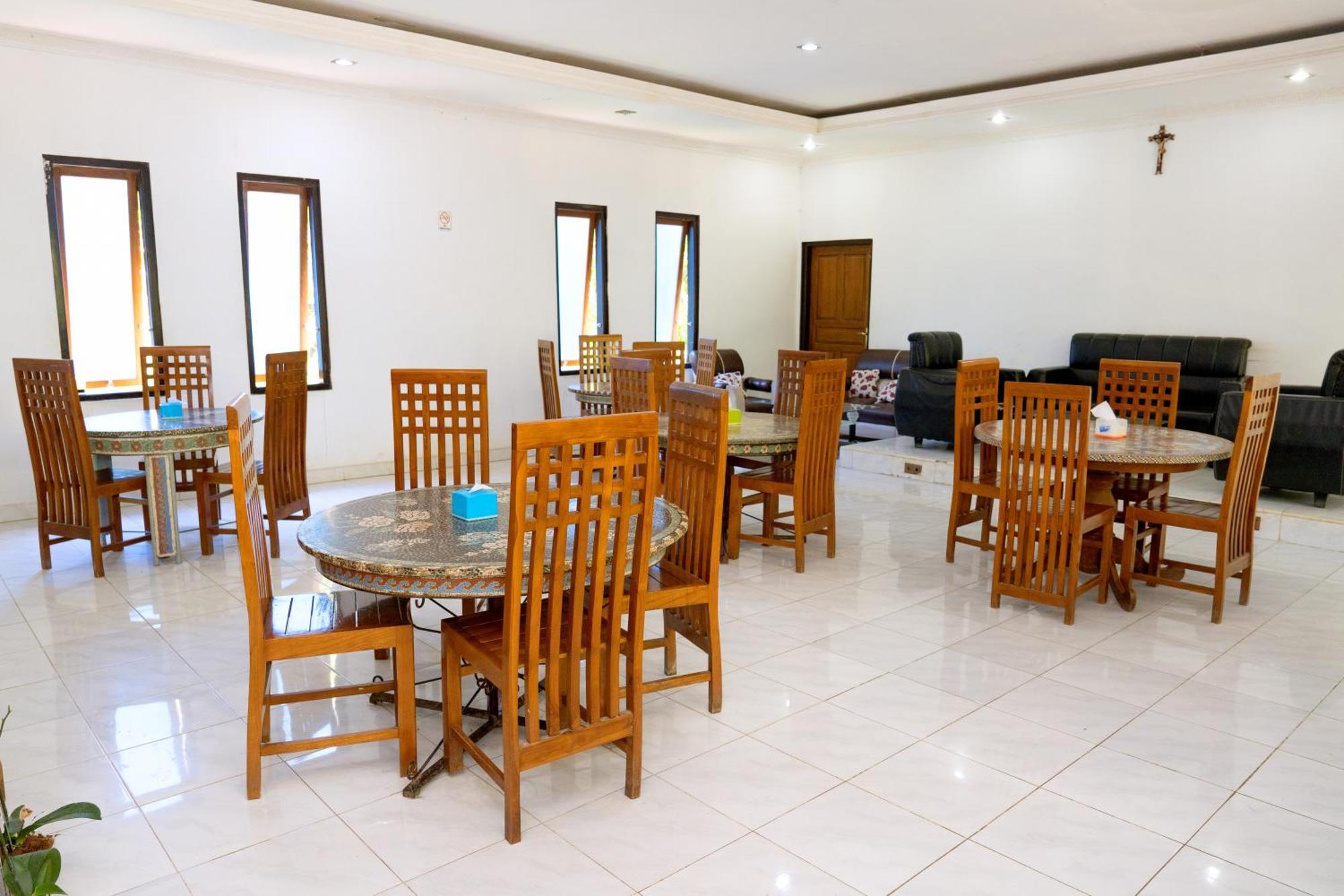 Hotel Green Prundi Labuan Bajo Exterior photo