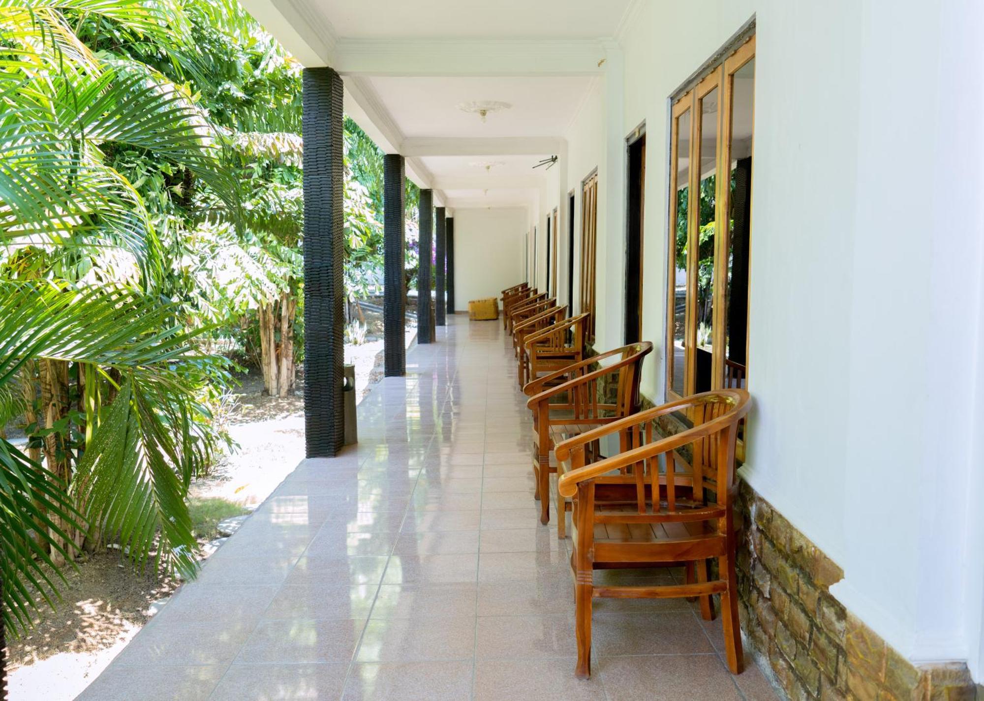 Hotel Green Prundi Labuan Bajo Exterior photo