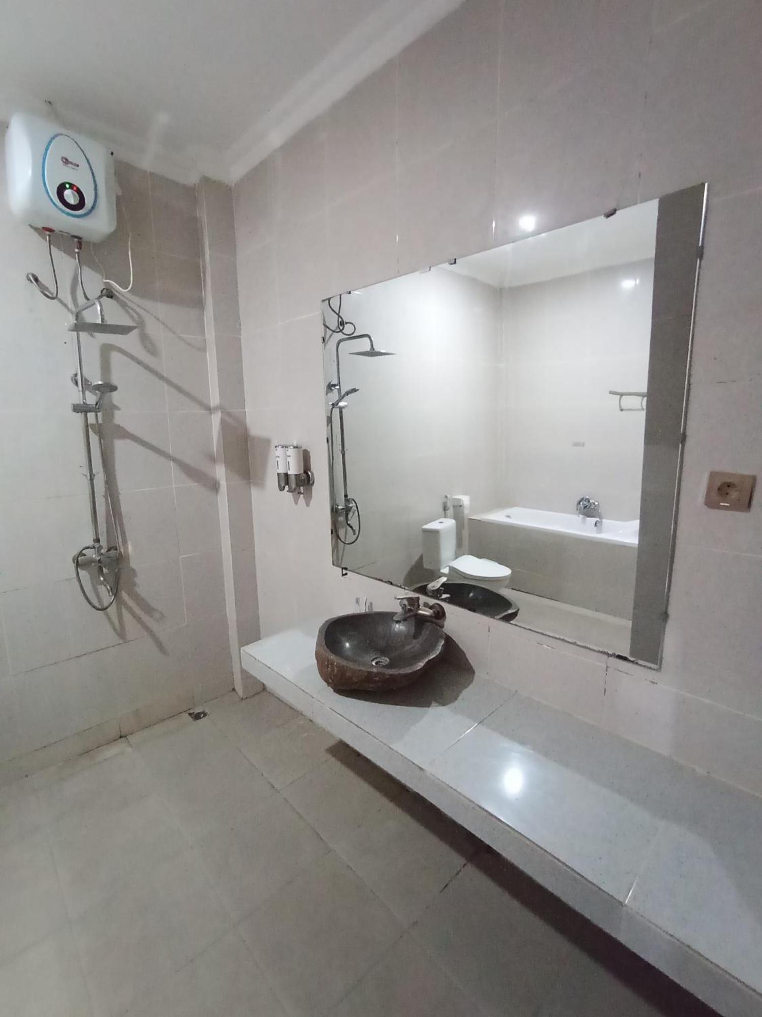 Hotel Green Prundi Labuan Bajo Exterior photo