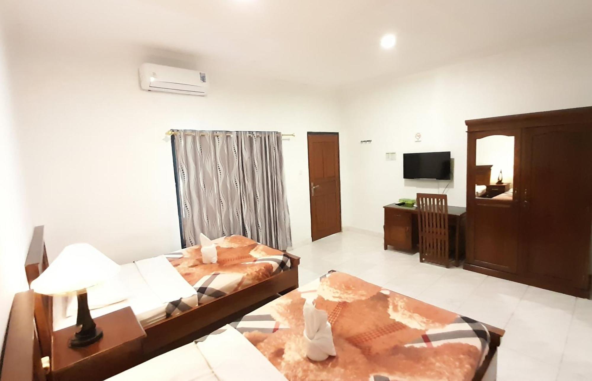 Hotel Green Prundi Labuan Bajo Exterior photo