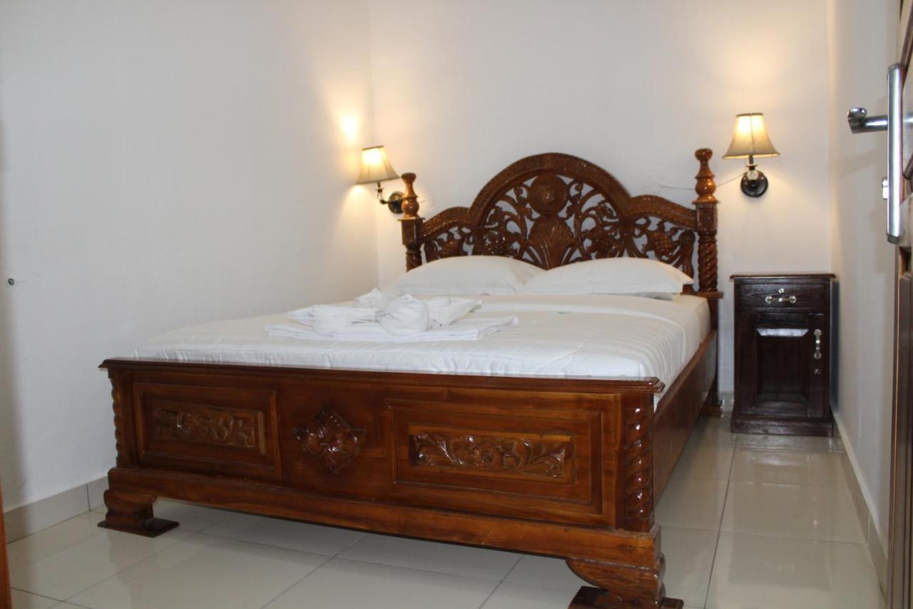 Hotel Green Prundi Labuan Bajo Exterior photo