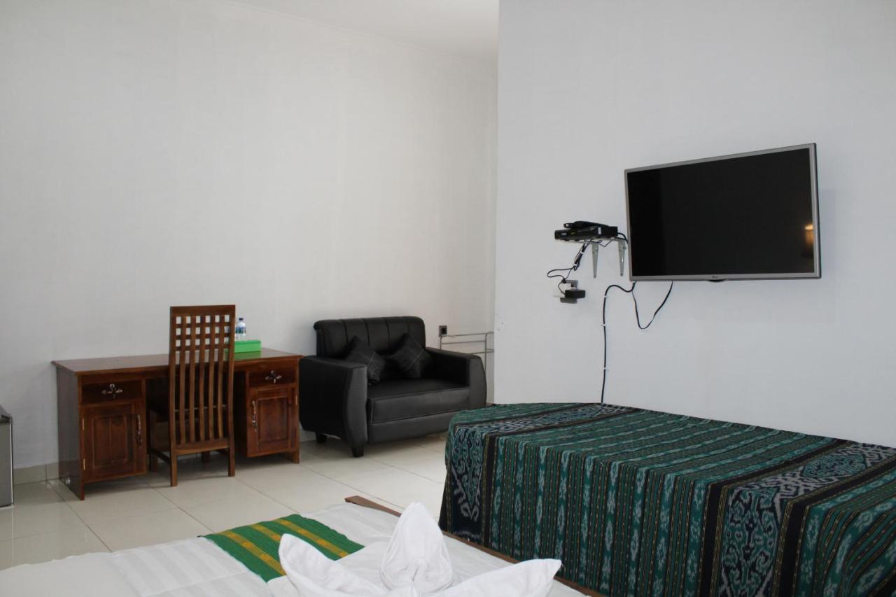 Hotel Green Prundi Labuan Bajo Exterior photo